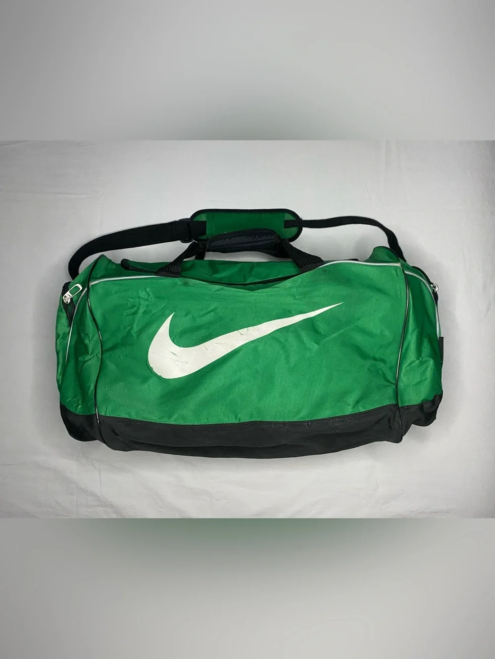 Nike Green Duffle Gym Bag with Padded Shoulder Strap & Handle White Swoosh Logo